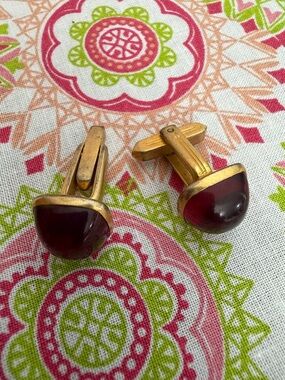 Vintage Hickok USA Deep Garnet Glass Cabochon Cufflinks